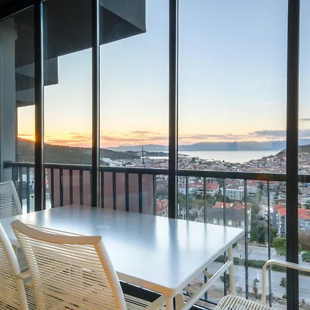 Comfy Flat With Balcony 5 Min To Marina * Çeşme